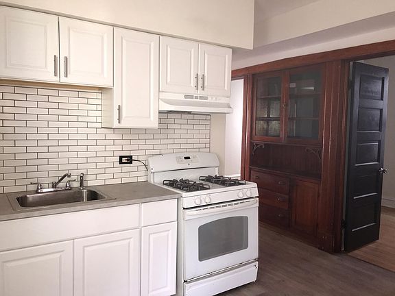 4th image of 2909 N Lawndale Ave #1