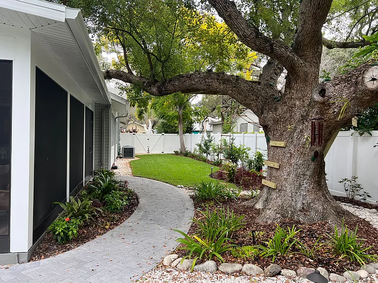 553 Scotland St — Photo 27