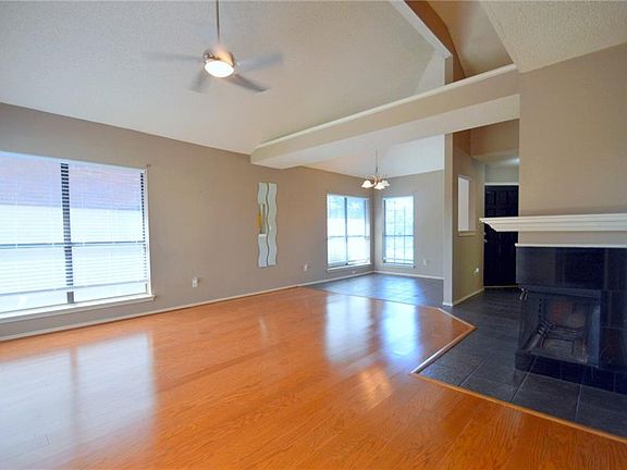 2nd image of 1201 Golden Gate Dr