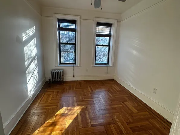 973 Montgomery Street image 4 of 16