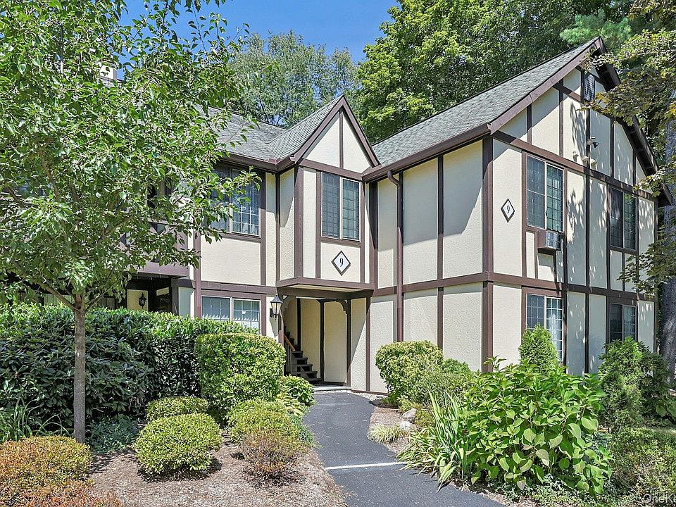 1st image of 9 Tudor Court #4