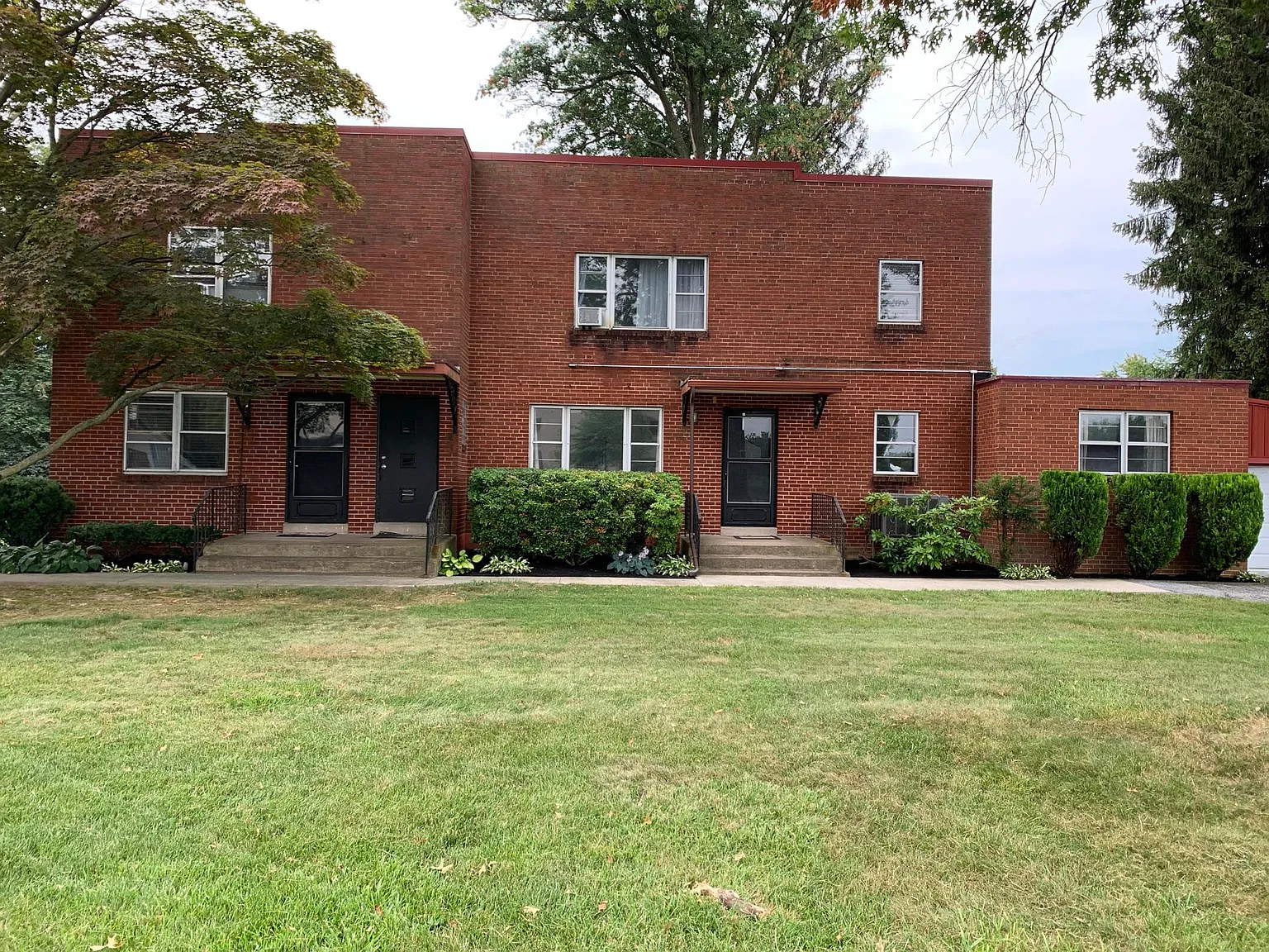 2 bed, 800 sqft, $1,275 — Photo 1