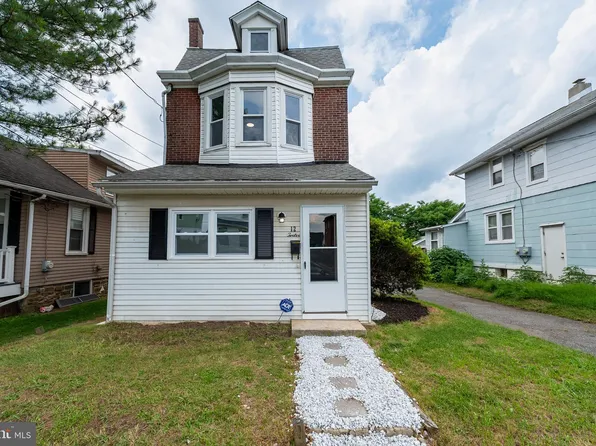 12 W Roland Rd, Brookhaven, PA 19015