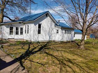 502 N Broadway St, Mentone, IN 46539