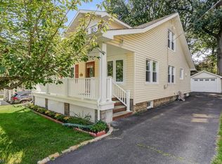27 Lincoln Ave, Livingston, NJ 07039
