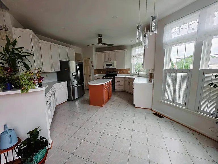 17204 Sumac Ct — Photo 6