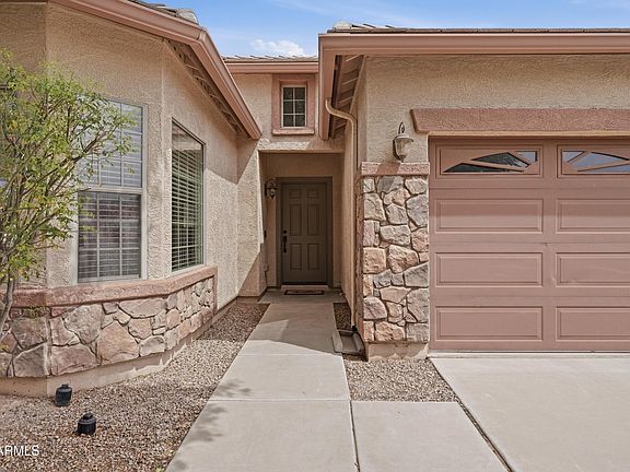 3rd image of 334 W RIO Drive