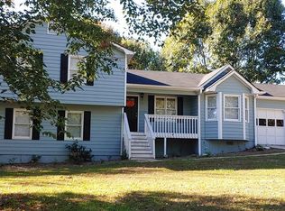 1822 Lakeview Dr, Statham, GA 30666