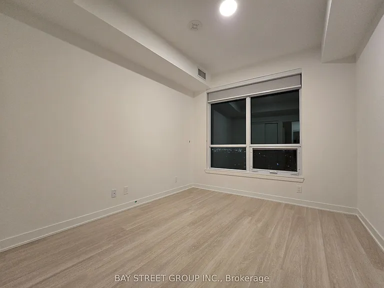 50 Upper Mall Way #1806B — Photo 3
