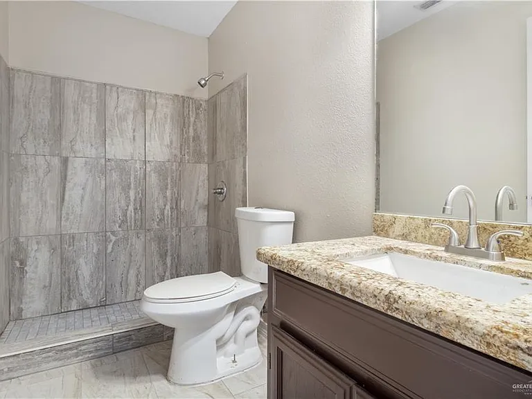 3812 Camellia Ave — Photo 15