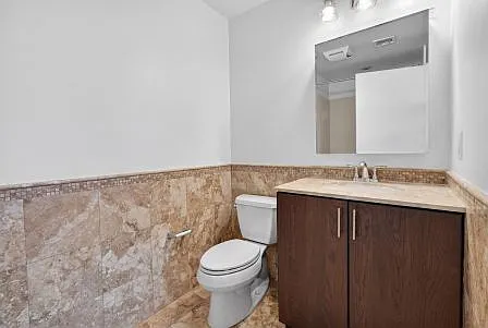 635 6th St #4B — Photo 5