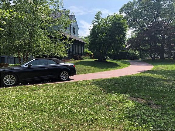 2nd image of 670 Prospect St #1L