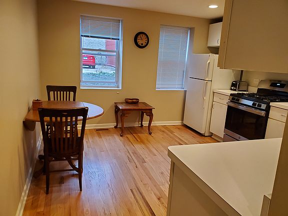 2nd image of 3318 N Southport Ave