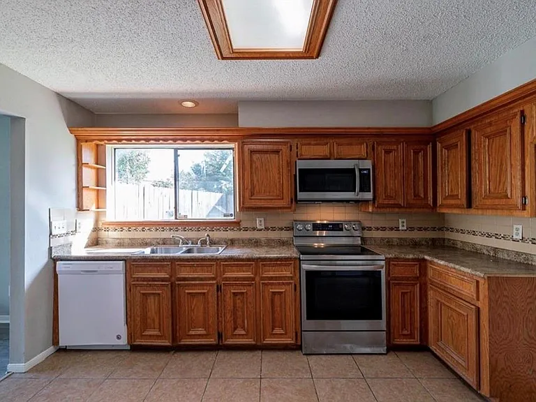 2714 Owens Cross Dr — Photo 4