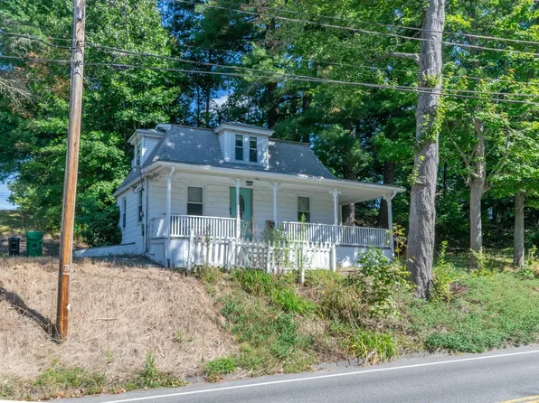 196 Pendleton Ave, Chicopee, MA 01020