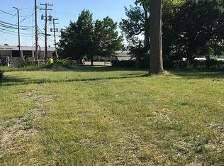 19030 Common Rd, Roseville, MI 48066