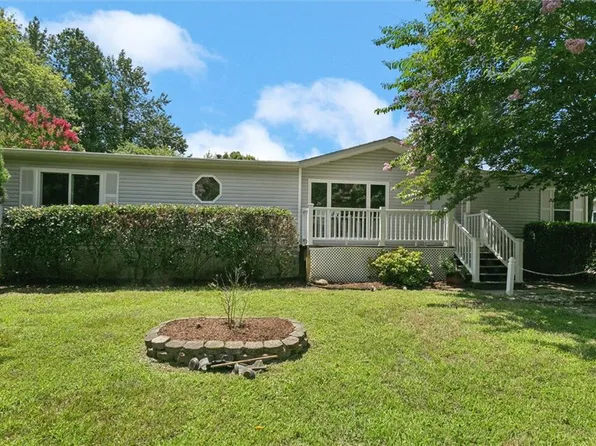 104 Cattail Ln, Yorktown, VA 23693