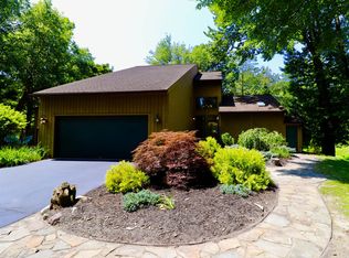 1 Bittersweet Ln, Clifton Park, NY 12065