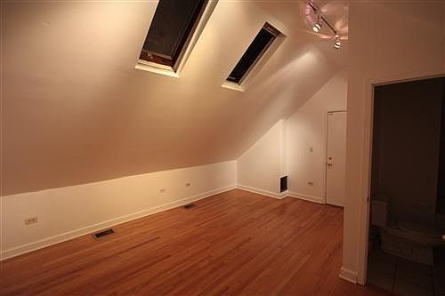3rd image of 1649 N Paulina St #3REAR