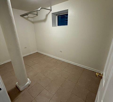3rd image of 1910 N Leavitt St APT G