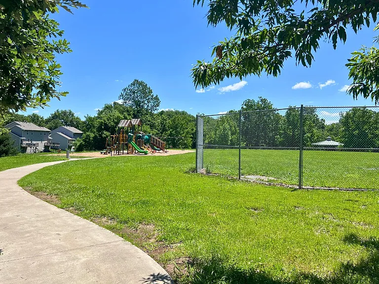 2509 Hollyhock Dr — Photo 46