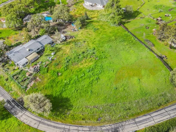 2339 Gallius Ln, Valley Springs, CA 95252