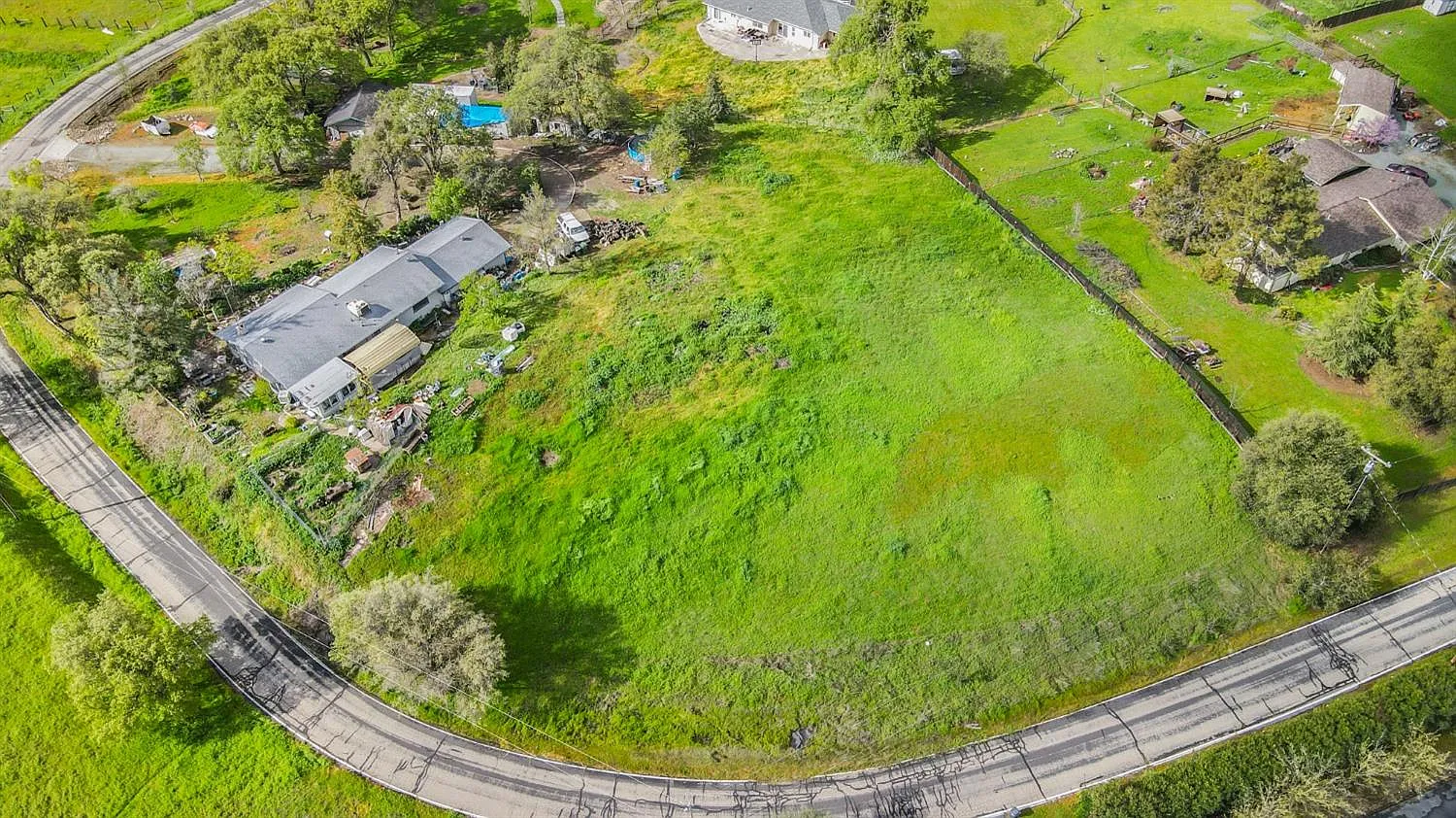 2339 Gallius Ln photo 1