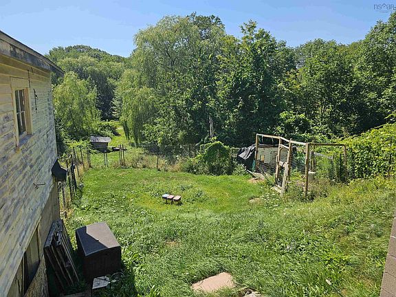 4th image of 67 Lawrencetown Ln