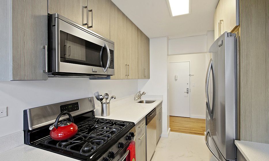The Grand - Kitchen 4 - F Line