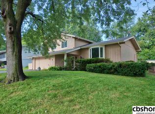 5106 S 104th St, Omaha, NE 68127