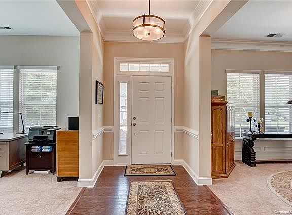 3rd image of 389 Montibello Dr