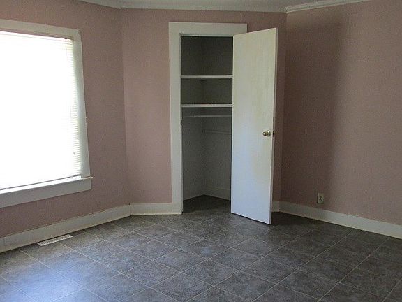 5th image of 47 N Greenwood Ave Ext