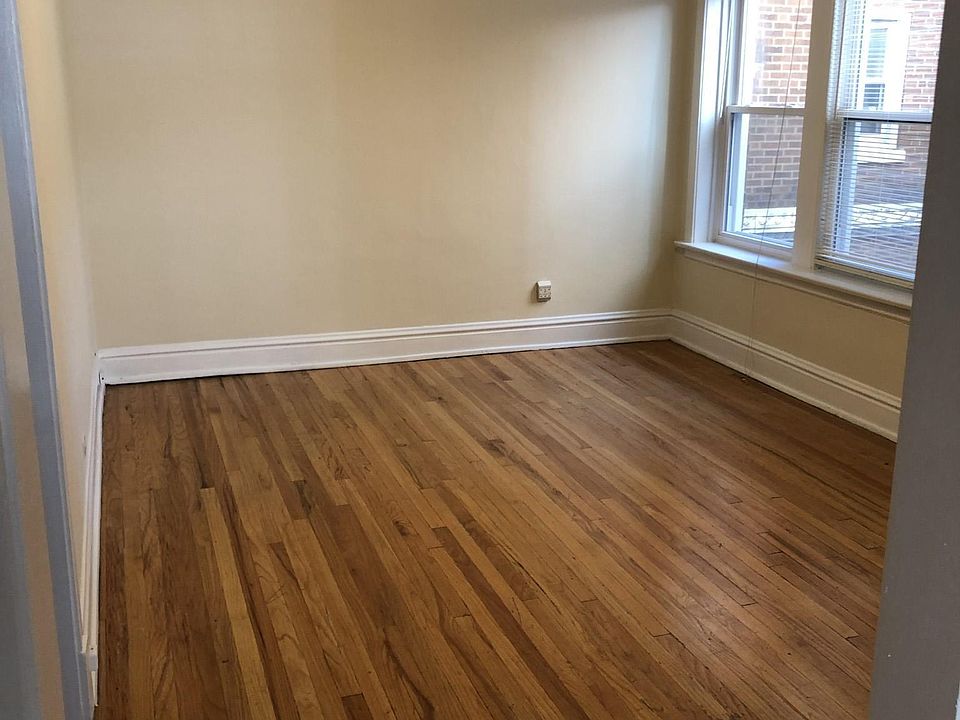 1st image of 3949 N Hoyne Ave