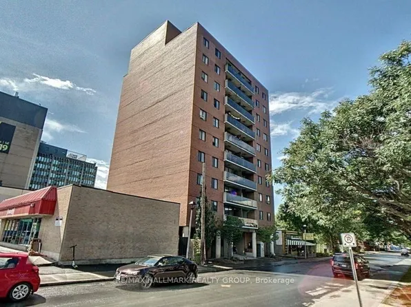 154 Nelson St #301, Ottawa, ON K1N 7R5