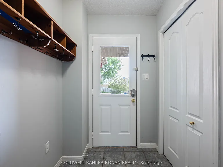 77 Montgomery Blvd — Photo 22