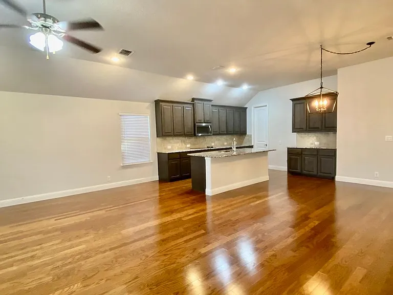 4404 Cherry Cv — Photo 26