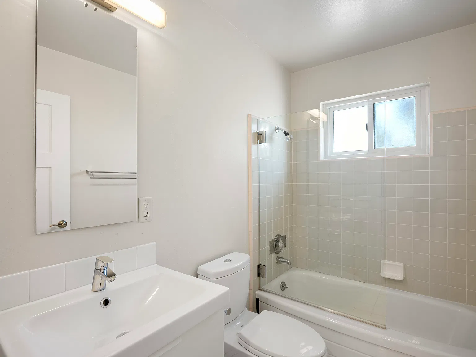 1 bed, 950 sqft, $3,150 — Photo 2
