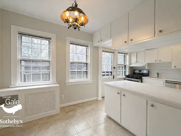 217 Burns St #1 — Photo 6