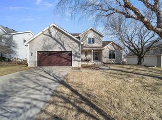 17 Autumnwood Cir, Madison, WI 53719