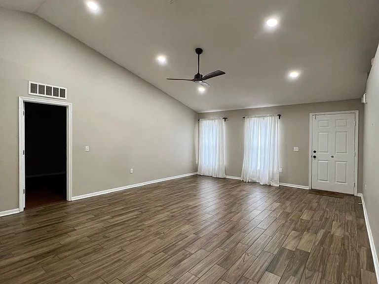 3673 Wellington Pl — Photo 37