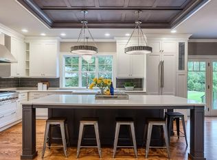 4 Isabella Ln, Bedford, MA 01730