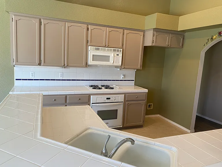 3814 E Paradise Ave — Photo 14