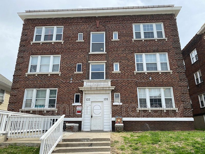 1st image of 137 N Lawn Ave APT 14
