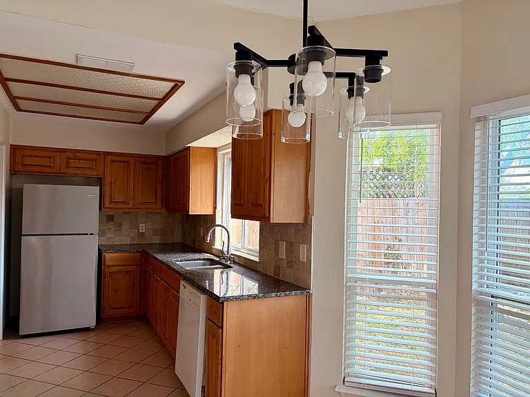 8301 Bradford Edward Cv — Photo 11