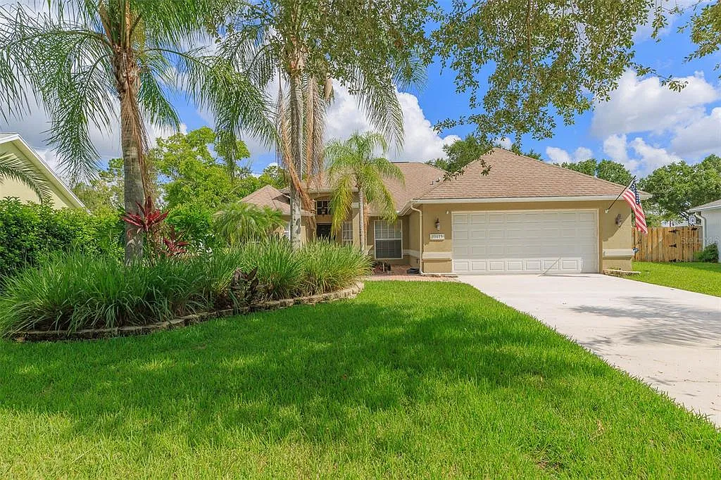 4 bed, 2.0 bath, 1762 sqft, $2,900 — Photo 4
