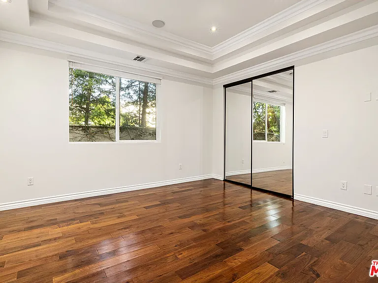 632 N Kings Rd #101 — Photo 5