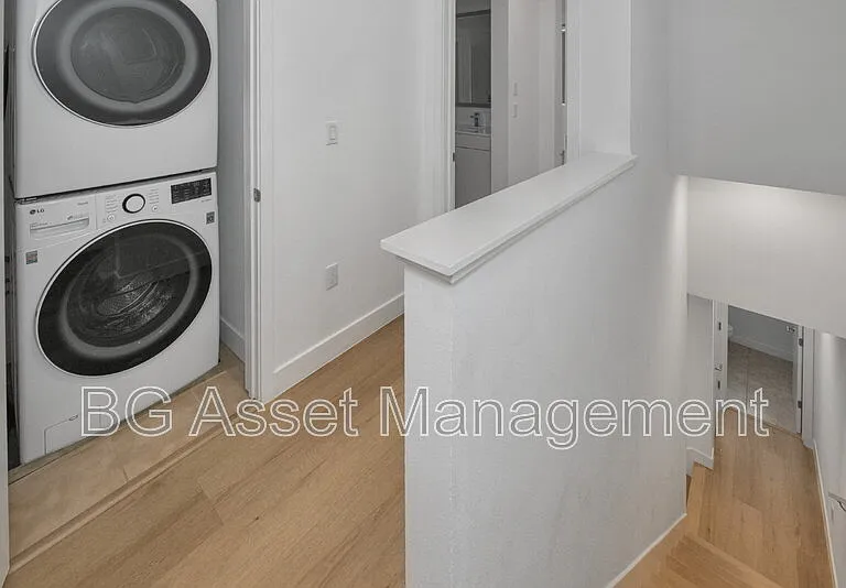 3909 Wattling St — Photo 26