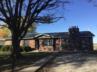 303 N Meadow Ln, Steeleville, IL 62288