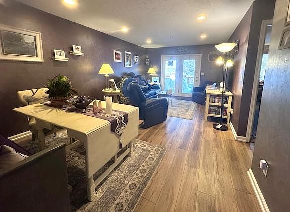 4th image of 325 Ridgewood Dr