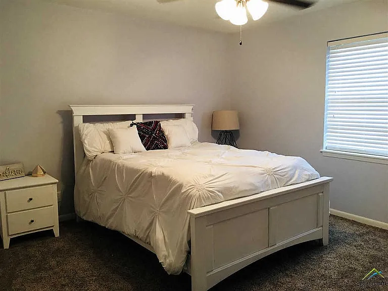 7504 Hollyoak Dr — Photo 21